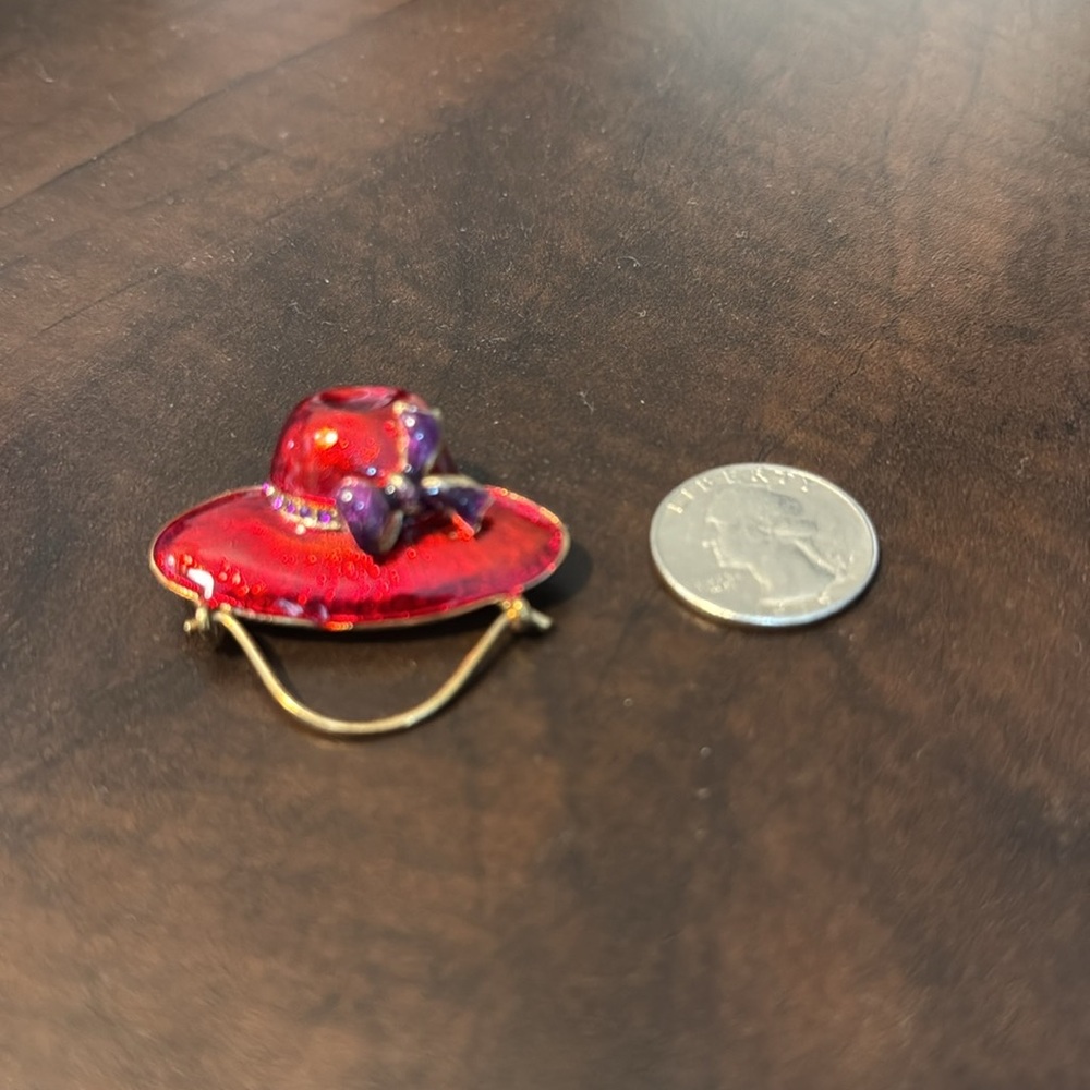 Lot of 4 Pin Brooches -Hat w/ Bow, American Angel, Tiger Cat & Cat Teasing Bird - Picture 4 of 16